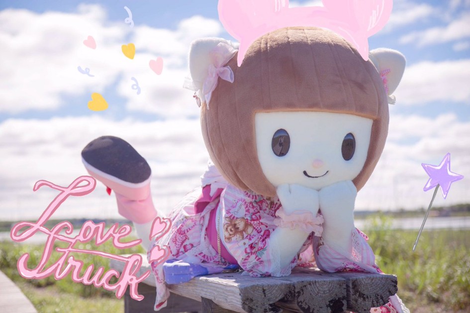 Nowa Yukigami japan's new cat character wearing sweet lolita