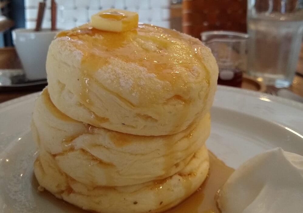 Fluffy pancakes at Micasadeco&Cafe