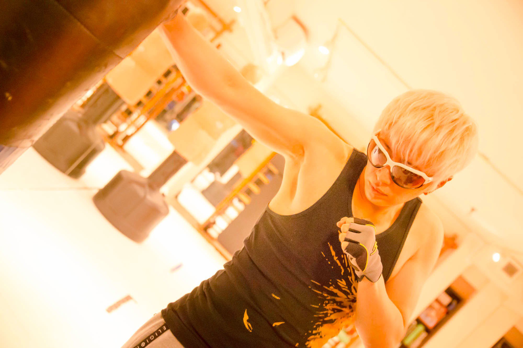 Gackt boxing with glasses